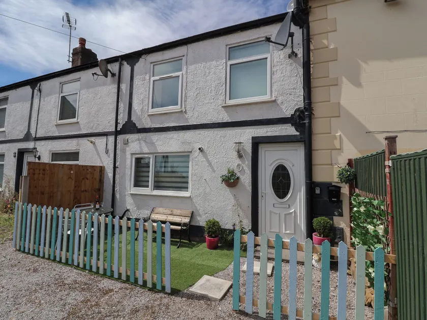 2 Stoneleigh Cottage - Image 1