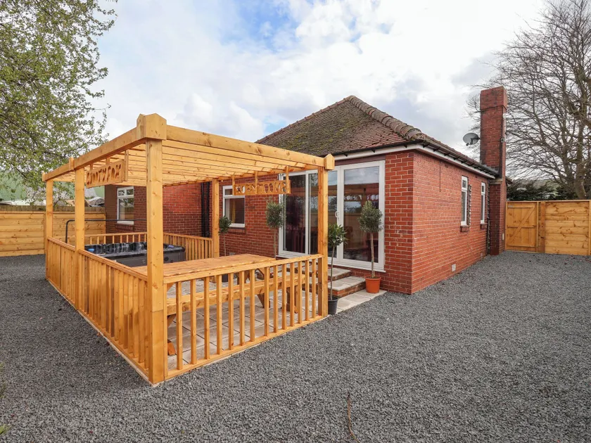 Fox Retreat - Image 1