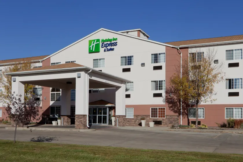 Holiday Inn Express Hotel & Suites Pierre-Fort Pierre by IHG - Image 1