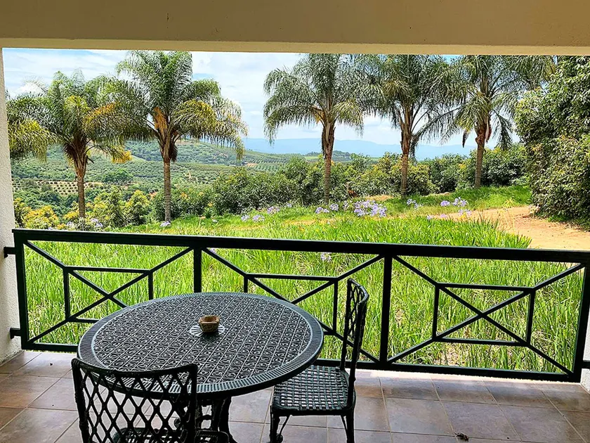 Sherwood's Country House - Image 1
