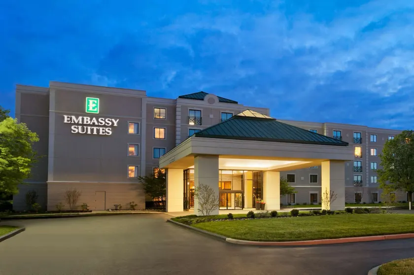 Embassy Suites by Hilton Philadelphia Airport - Image 1