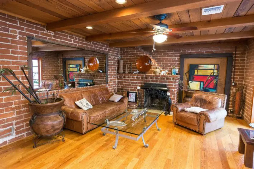 Private 2BD Chandler - Image 1
