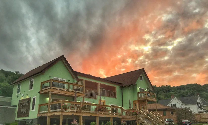 Roam Inn - Image 1