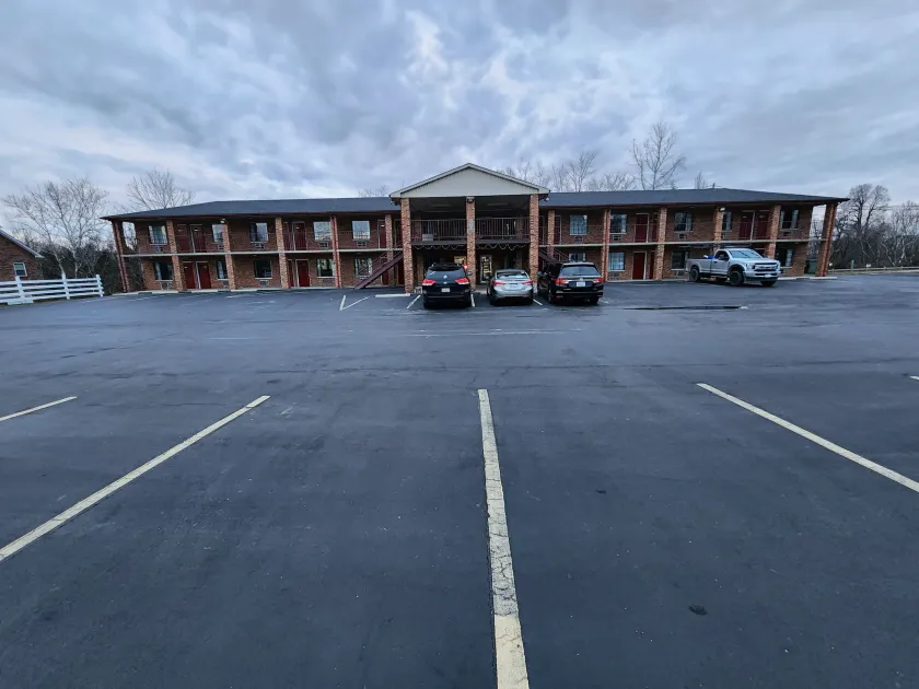 Americas Inn Bardstown - Image 1