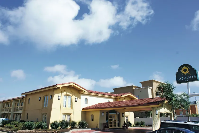 La Quinta Inn by Wyndham Clute Lake Jackson - Image 1