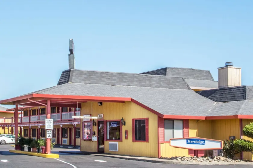 Travelodge by Wyndham Turlock - Image 1