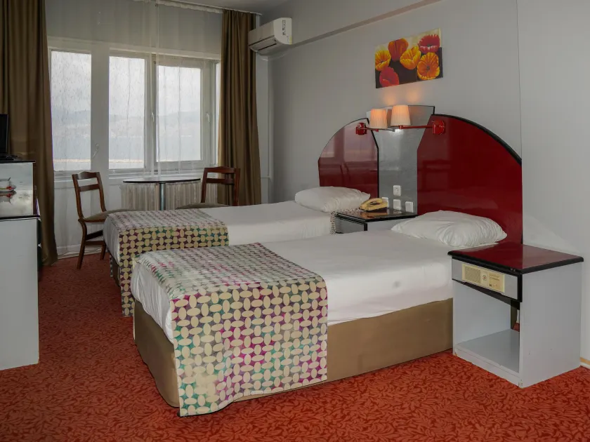 Hotel Eken - Image 1