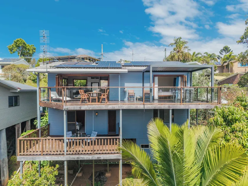 Hillcrest Retreat with River Views - Image 1
