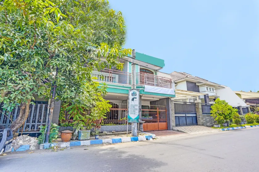 SPOT ON 91716 Kost Yy Syariah - Image 1