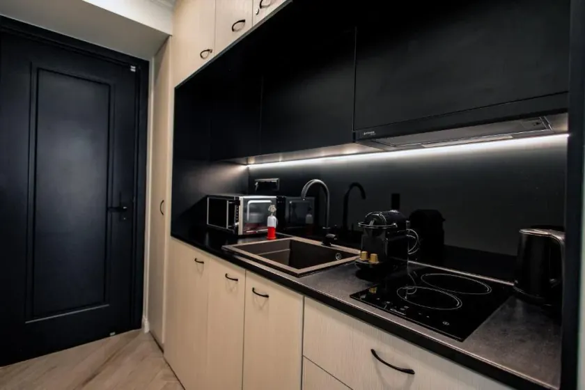 Triple A - Stylish Seven On The Pedestrian - FREE Parking! - Private kitchenette