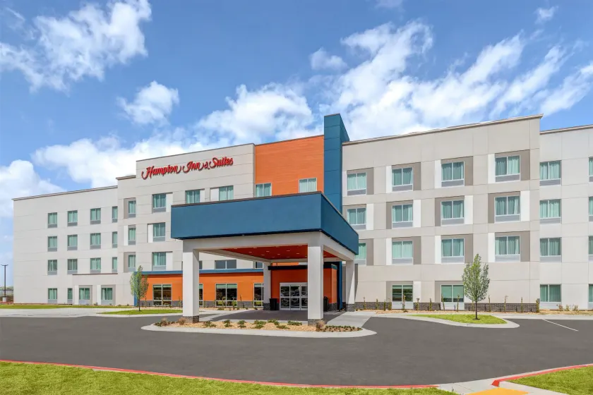 Hampton Inn & Suites Little Rock Airport - Image 1