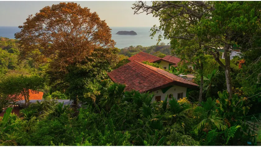 Si Como No Resort & Wildlife Refuge - Image 1