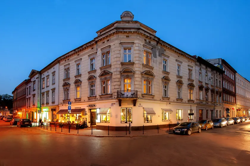 Spatz Aparthotel - Image 1