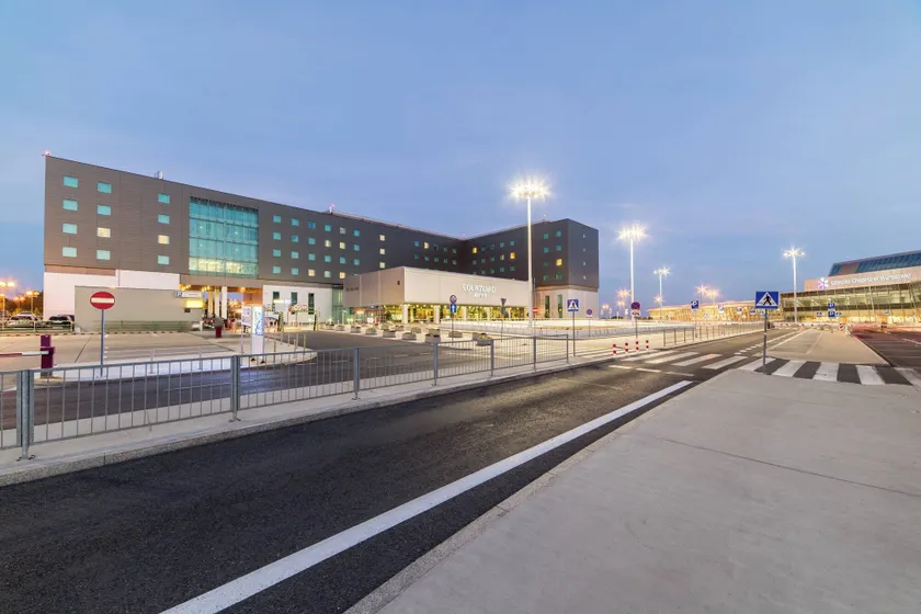 Courtyard by Marriott Warsaw Airport - Image 1