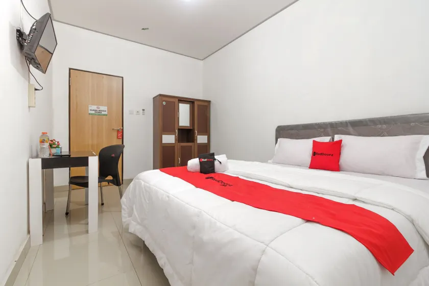 RedDoorz Syariah near RSU Suaka Insan Banjarmasin - Image 1