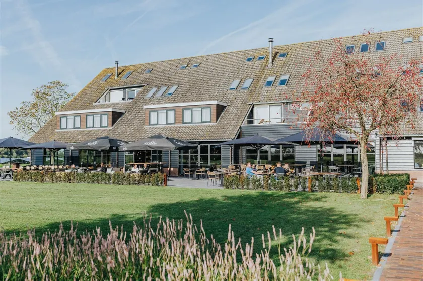 Hotel Sportsbar & Brasserie Dorhout Mees - Image 1