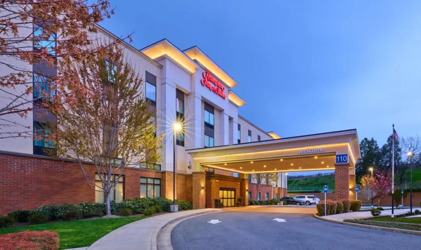Hampton Inn &  Suites Grants Pass - Image 1