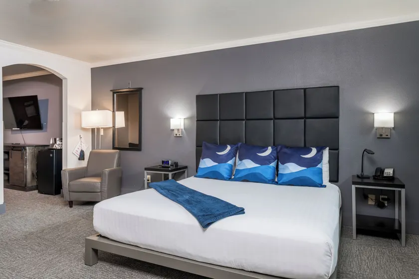 Wood River Inn & Suite - Image 1