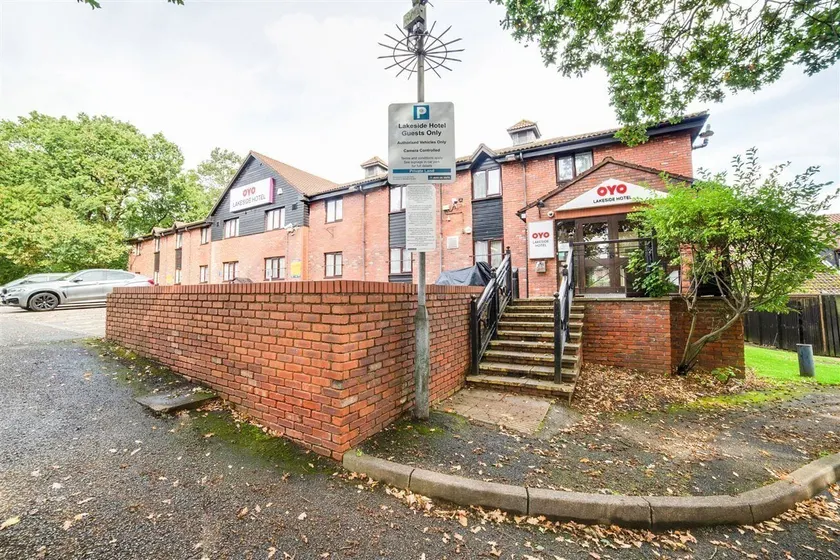 Lakeside Haydock Hotel, St Helens - Image 1