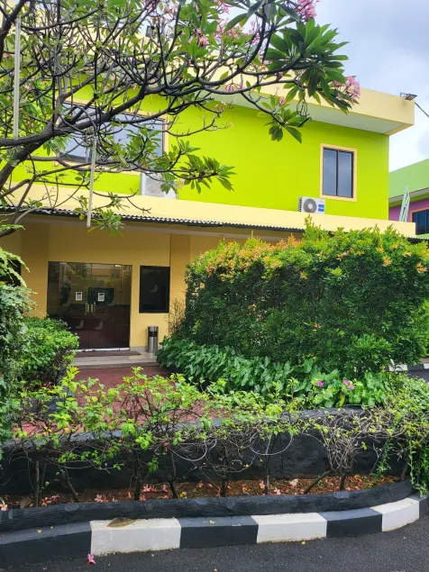 RedDoorz Plus near Dunia Fantasi Ancol - Image 1