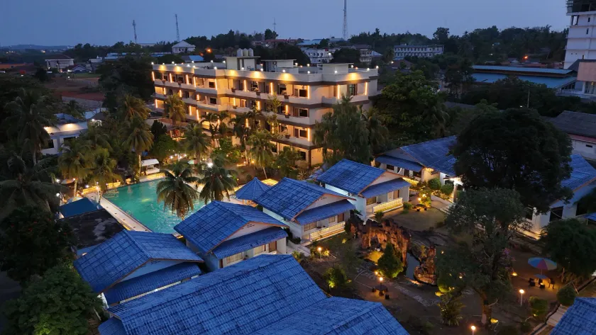 Pelangi Hotel & Resort - Image 1