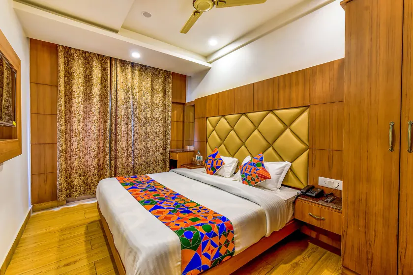 FabHotel Clock View - Image 1