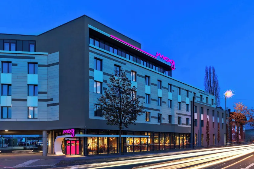 Moxy Duesseldorf South - Image 1
