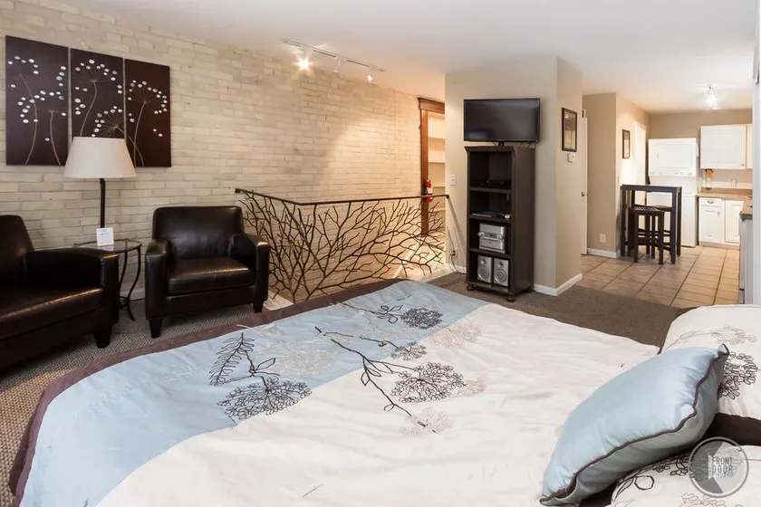 Sandals - Room