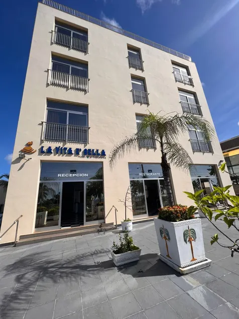 LA VlTA E' BELLA - Image 1