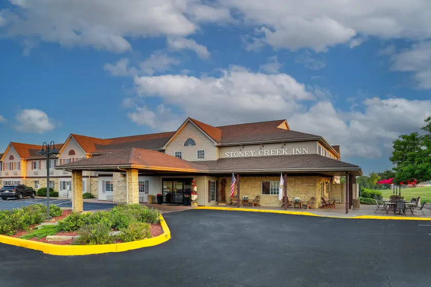 Stoney Creek lnn Galena - Image 1