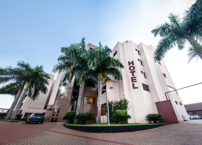 London Hotel Londrina - Image 1