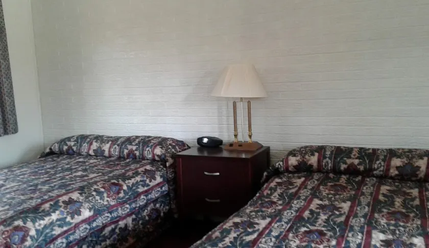 Motel Plaza - Image 1