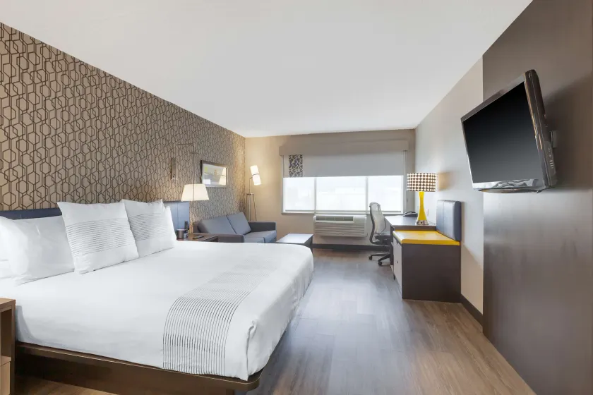 GLō Best Western Toronto Mississauga Corporate Centre - Image 1