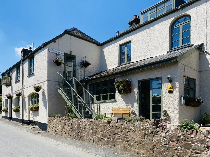 The Royal Oak Inn - Image 1