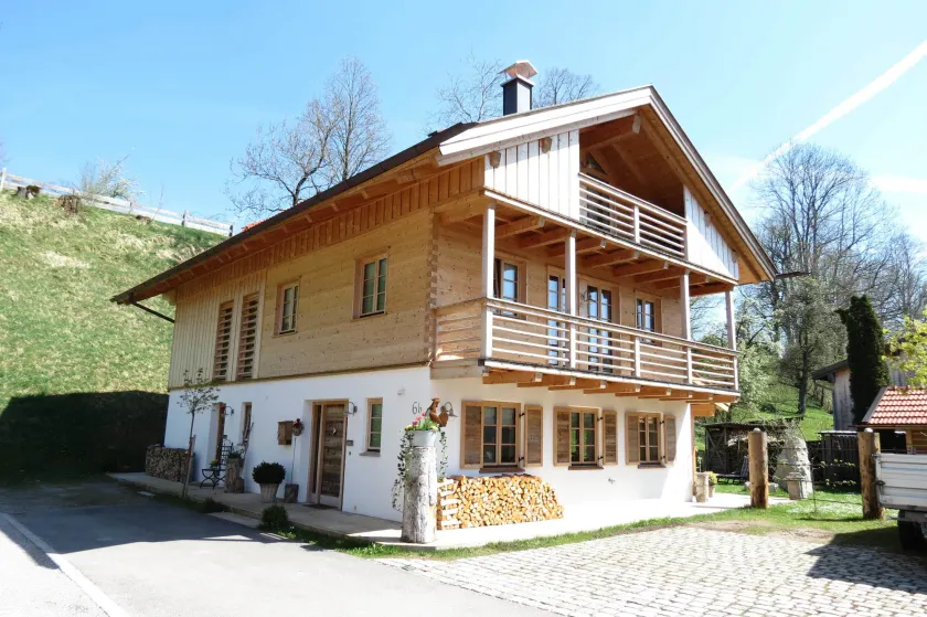 Mountain Lodge - Image 1