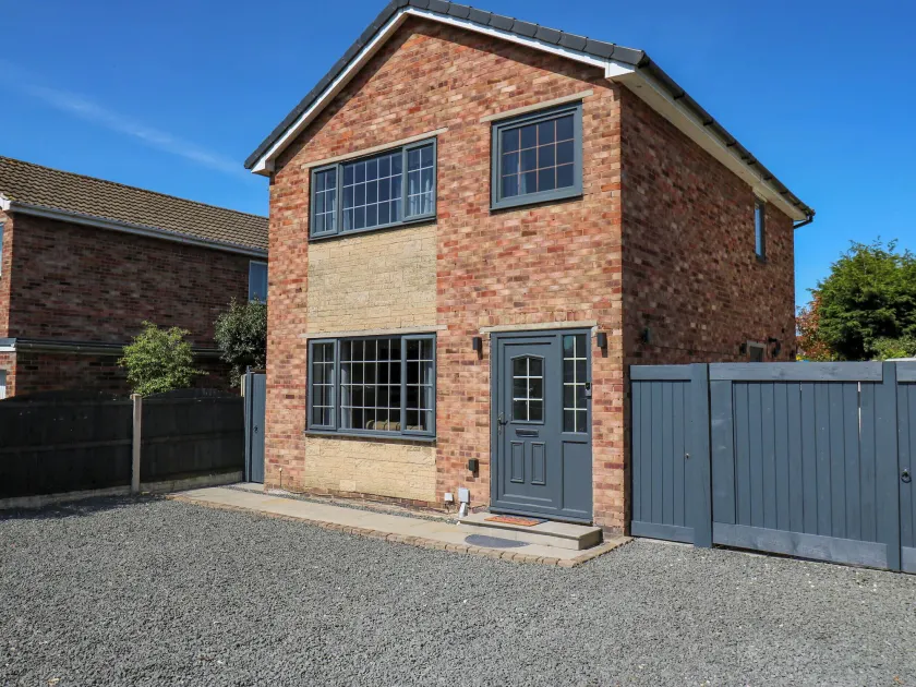 Camellia House - Image 1