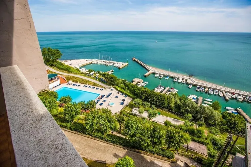 Hotel Capo Est - Image 1