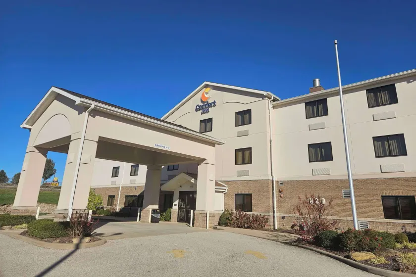 Comfort Inn Ferdinand - Image 1