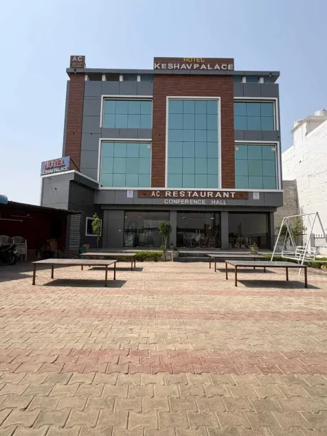 Hotel Keshav Palace - Image 1