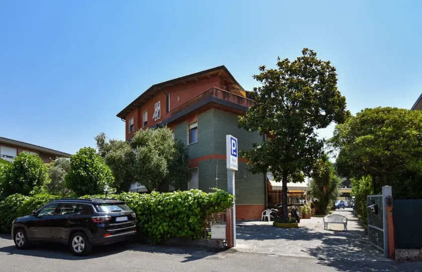 hotel La pineta - Image 1