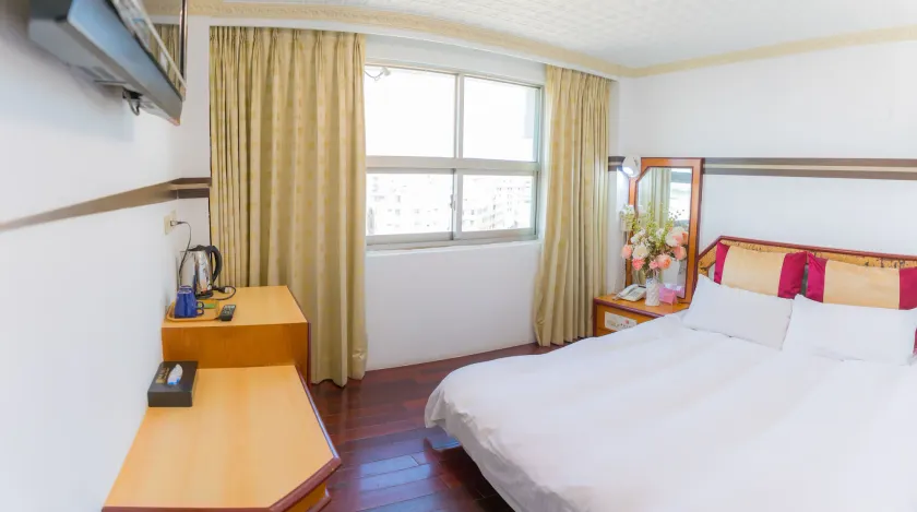 Sheng-Kuo Hotel - Image 1