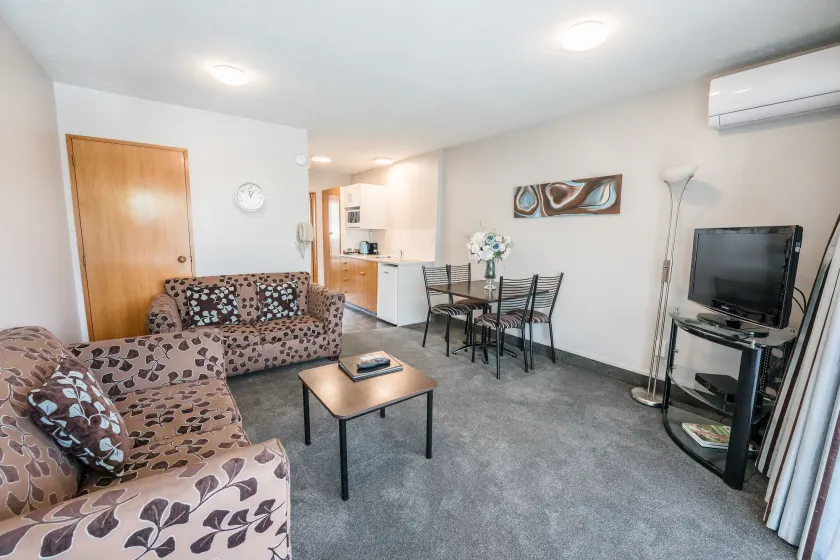Strathern Motor Lodge - Image 1