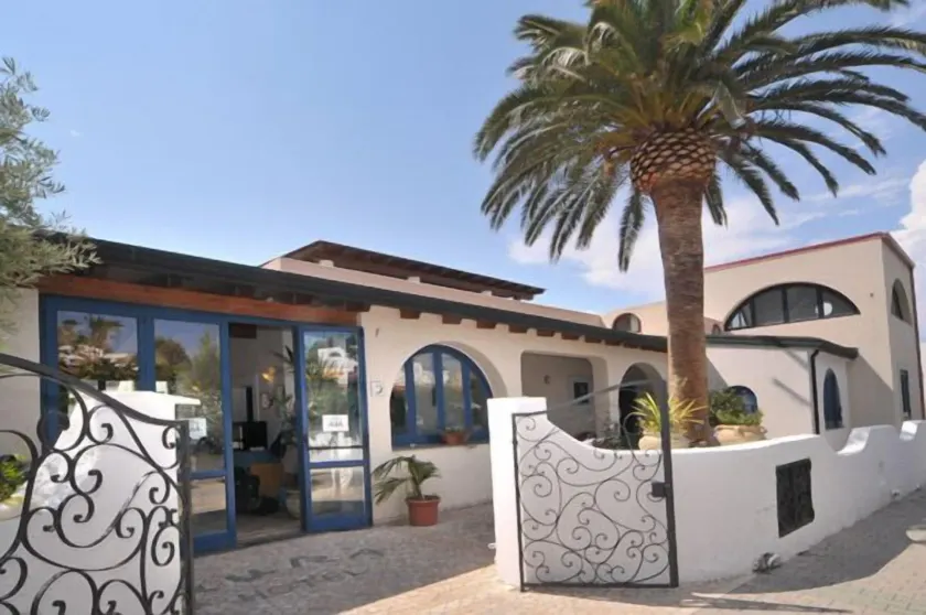 Hotel Aura - Image 1