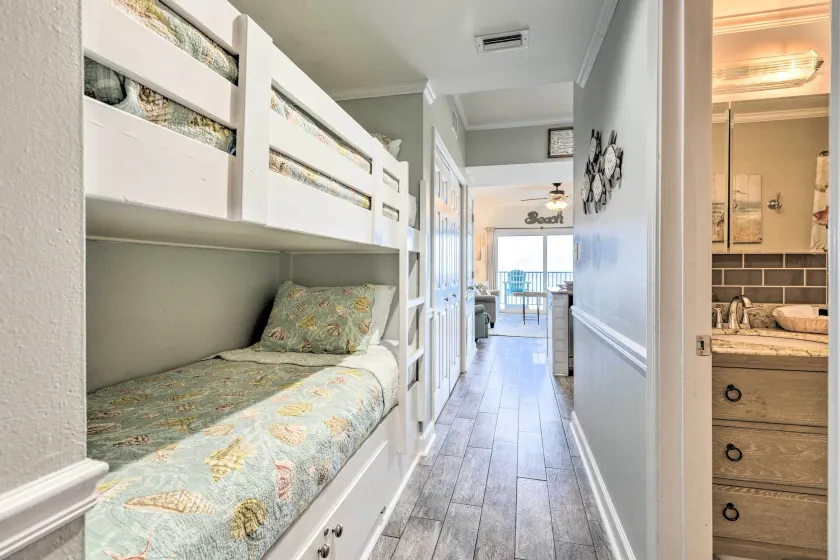 Ocean Views & Pool Access: Orange Beach Condo! - Interiør