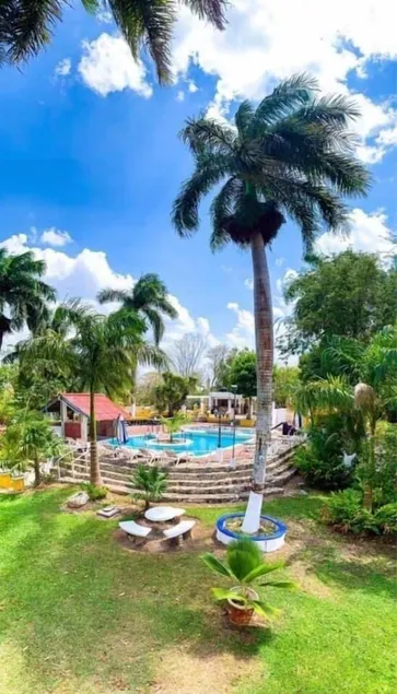 Hotel Green River - Image 1