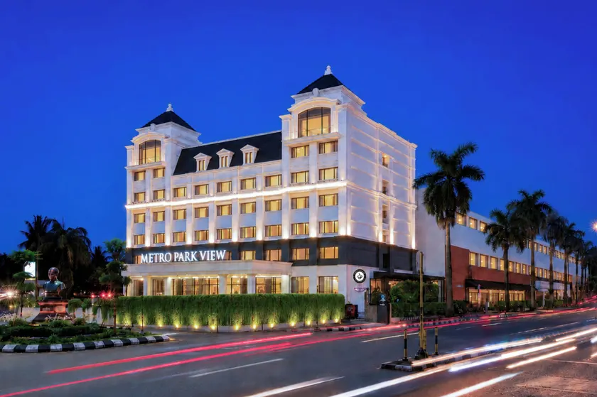 Metro Park View Hotel Kota Lama Semarang - Image 1