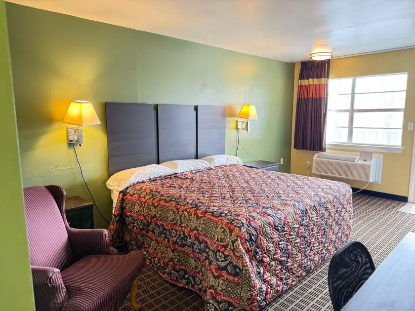 Relax Inn - Image 1