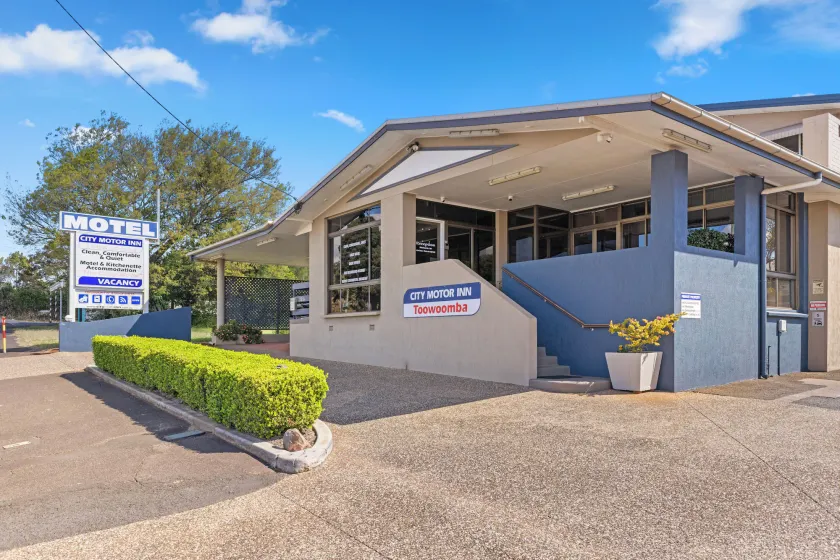 City Motor Inn - Image 1