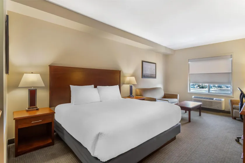Best Western Plus Service Inn & Suites - Image 1