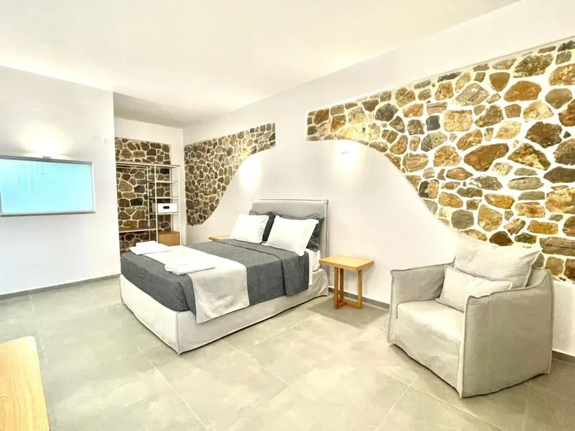 Trocadero Ermioni Suites - Image 1